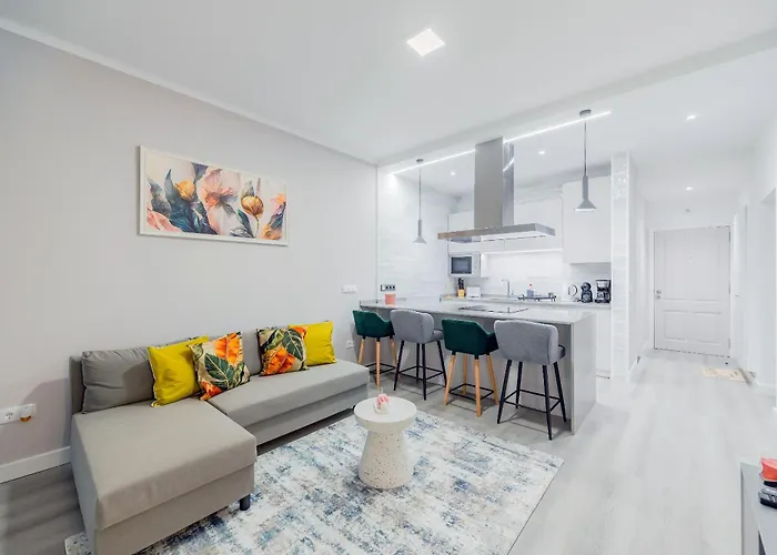 Sea Breeze Iv شقة *